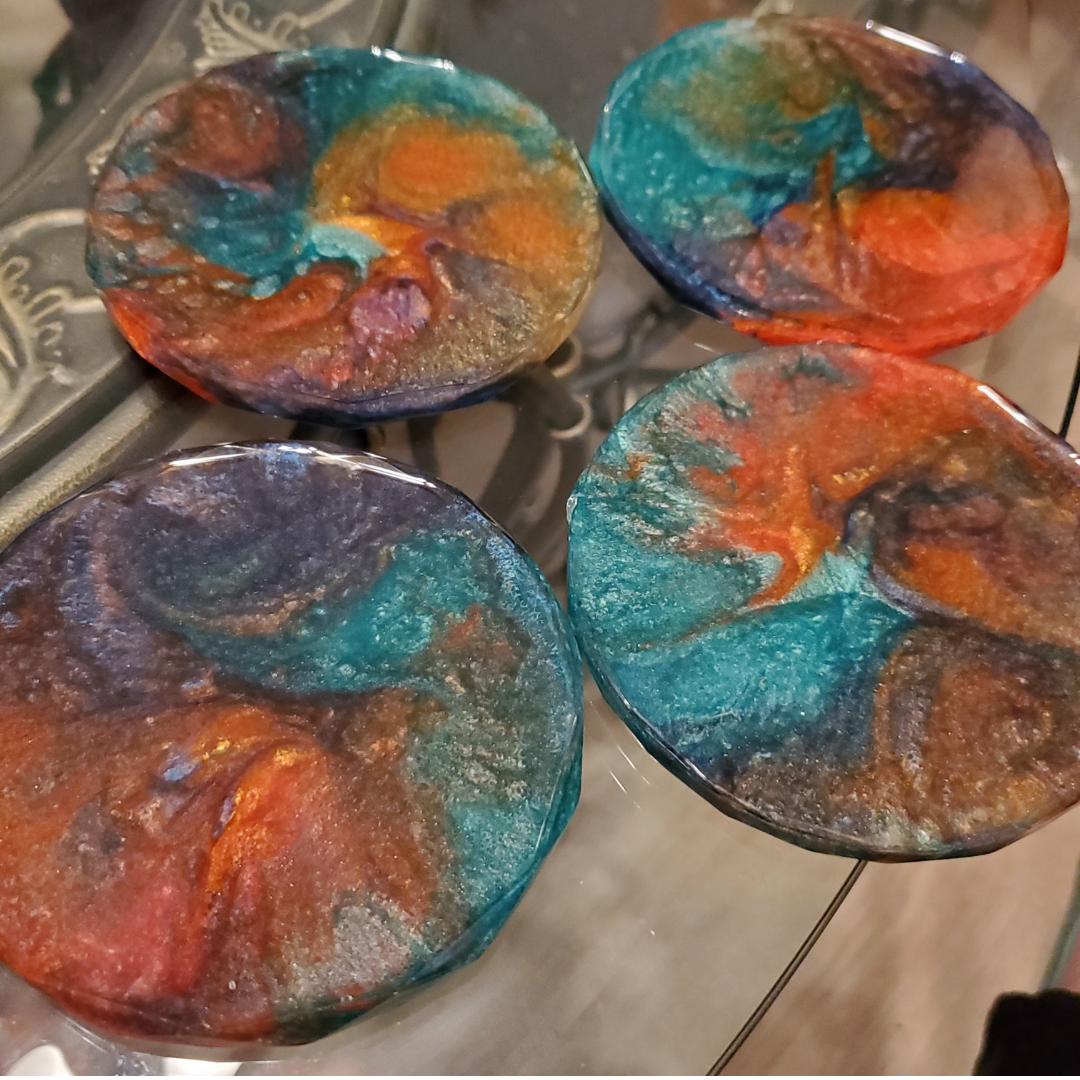 Set of 4 round resin coasters